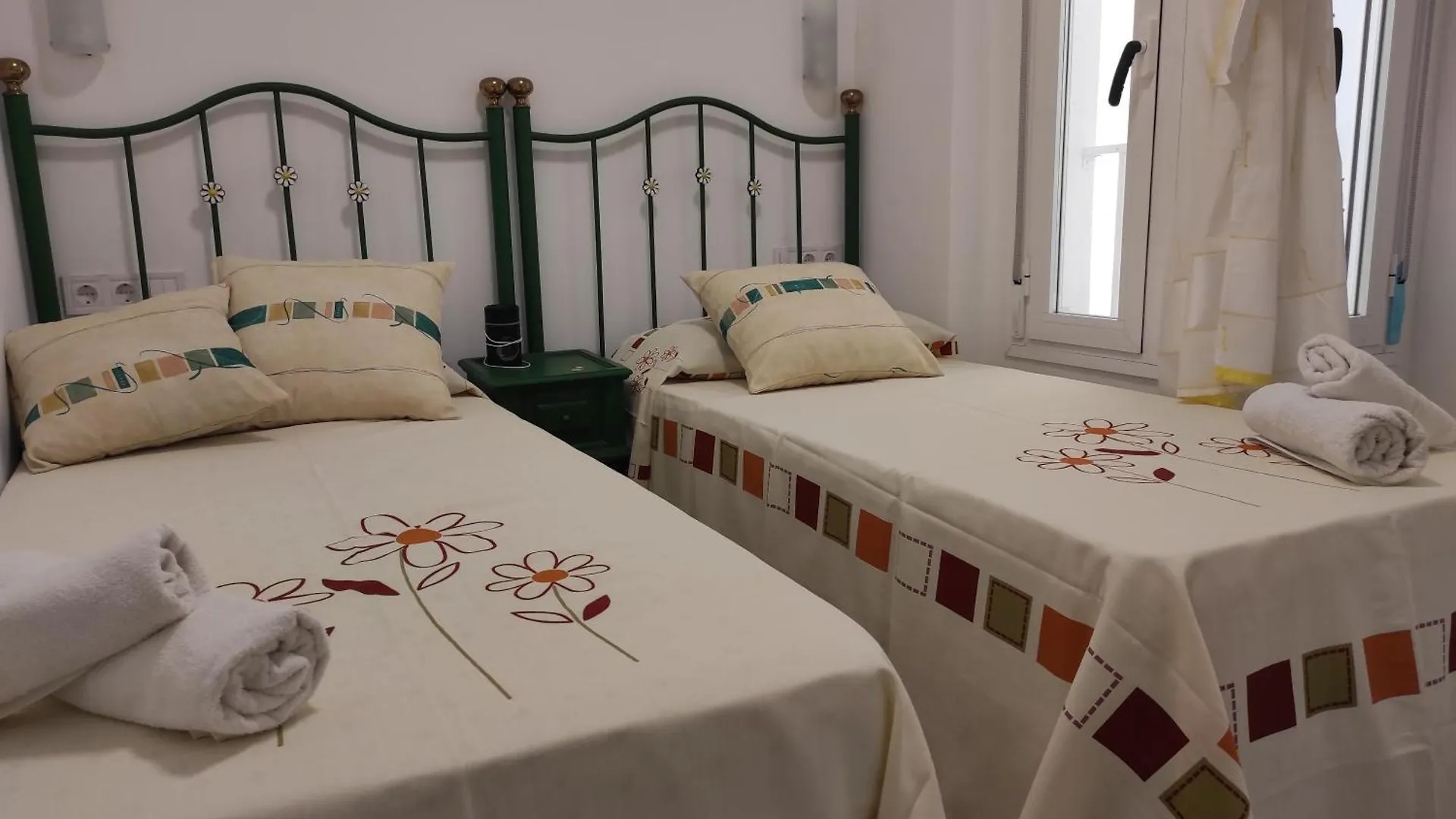 Con Terraza Y Muy Cerca De La Playa,Centro Y Estacion De Tren Villa Malaga Holiday home